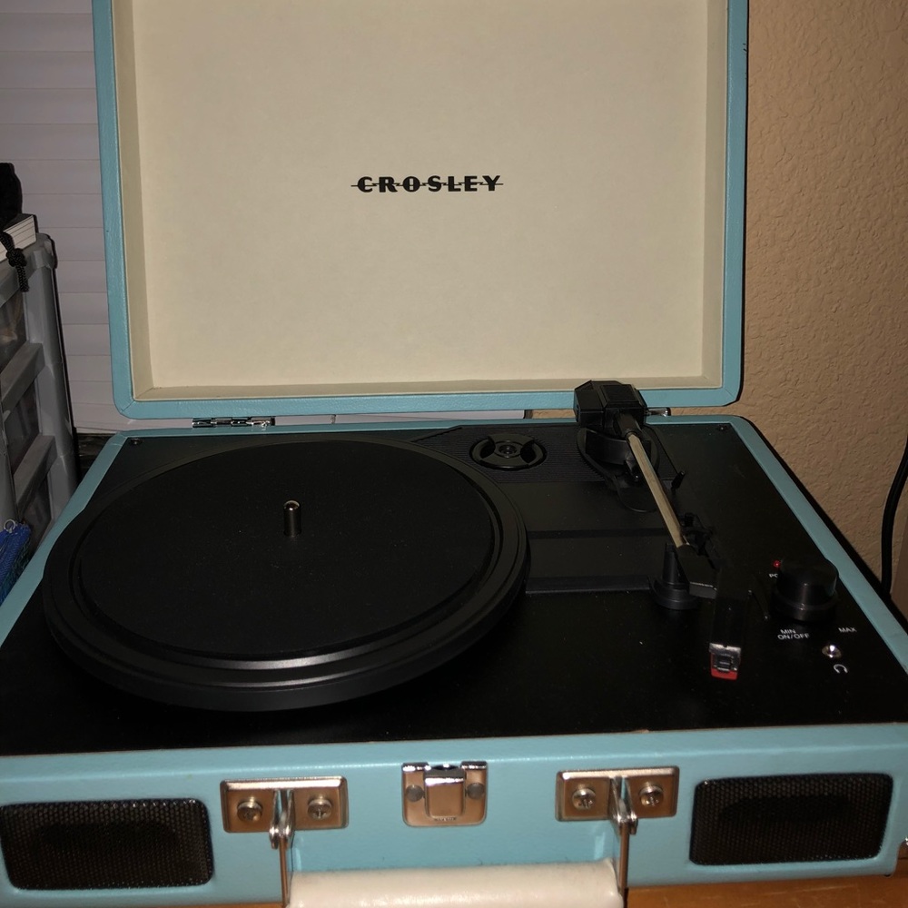 urban outfitters crosley cruiser record player